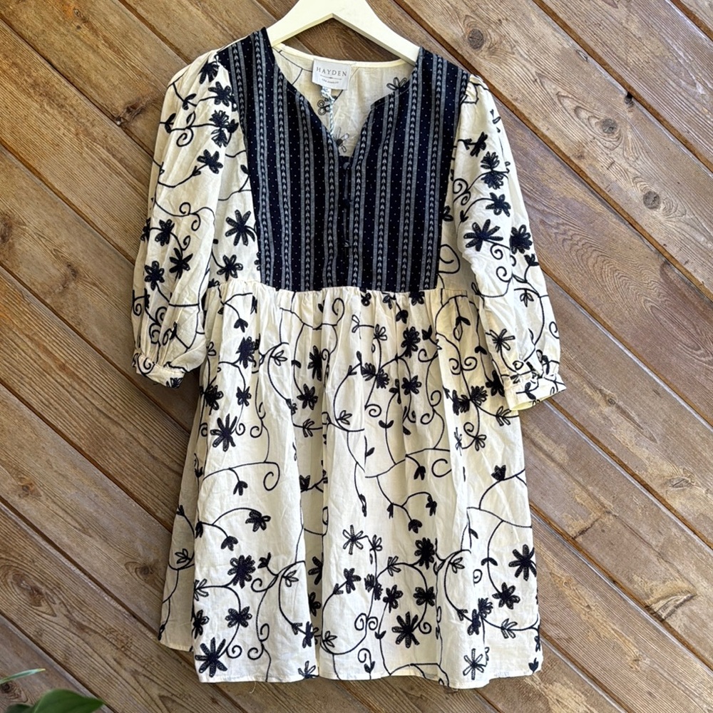 Hayden navy blue and ivory cream foral embroidered baby doll dress size medium